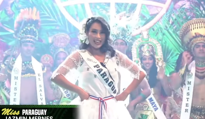 Jazmín Mernes causa revuelo por usar la faja tricolor al revés