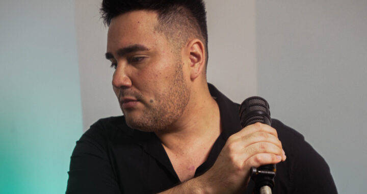Carlos Yegros, el doctor que le canta al alma y al país