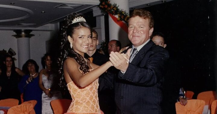 Karol G comparte imágenes nunca antes vistas de su fiesta de 15 años